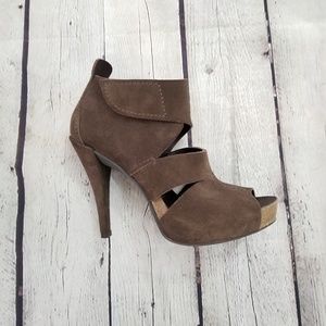 Pedro Garcia Brown Suede heels -Sz 38.5-